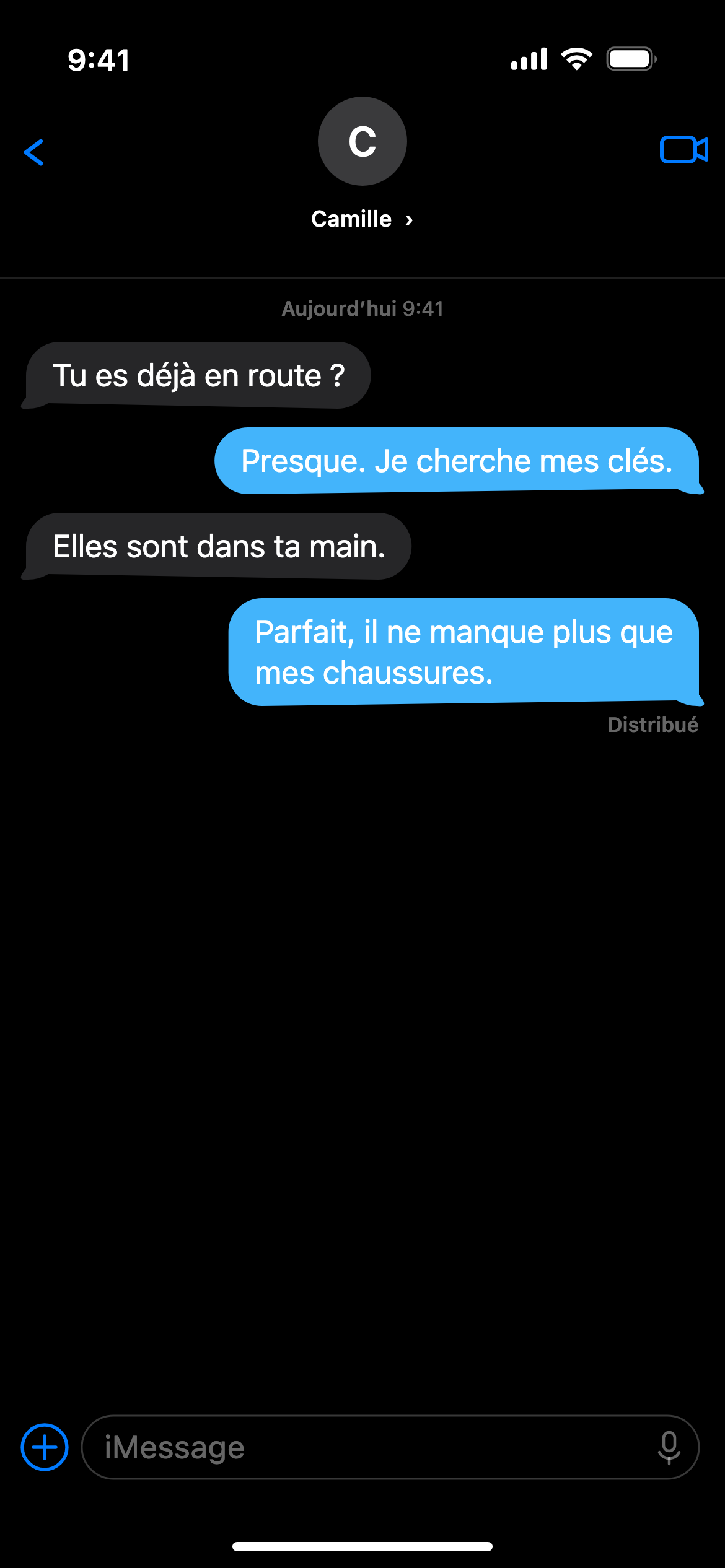 Aperçu d’une conversation iMessage en mode sombre